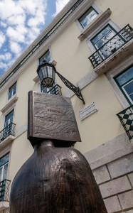 Portugal, Lisbon, Chiado. 2011. The birth place of famous Portuguese poet and writer Fernando Pessoa (1988-1935) at Largo de São Carlos marked by the statue of Belgian sculptor Folon.